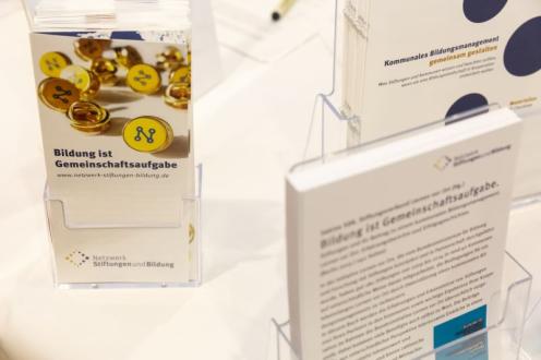 Flyer Netzwerk Stiftungen und Bildung